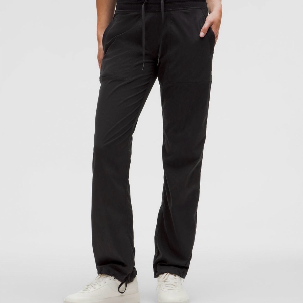 lululemon dance studio mid rise pant (short) size 4